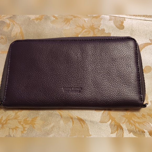 KENNETH COLE PURPLE GENUINE LEATHER ID BILL CARD ZIP AROUND WALLET CLUTCH - Picture 7 of 8